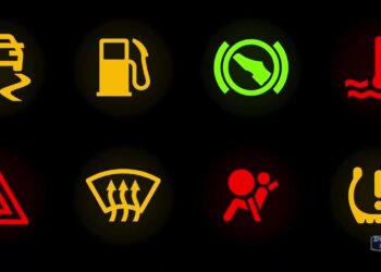 Warning Signs That Your Headlights Should Be Replaced 8 Warning Signs That Your Headlights Should Be Replaced