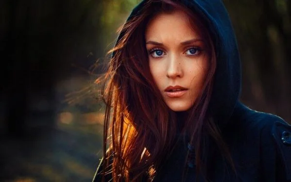 7 Beauty Marks: Embracing Freckles, Moles, and Birthmarks 3 Dark Hair And Blue Eyes