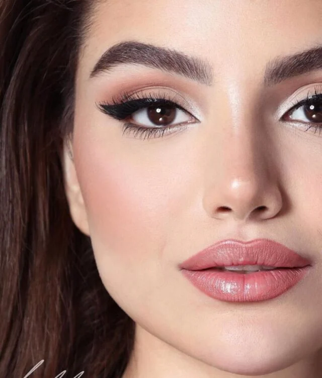 7 Beauty Marks: Embracing Freckles, Moles, and Birthmarks 4 seven beauties