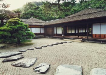 Best Ideas to Create your Stone-Crafted Outdoor Paradise 1 Stone-Crafted home Outdoor