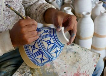 Bug Pottery Ideas – Buying Nature-Inspired Handmade Ceramic Items 5 Bug Pottery Ideas