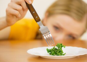 5 Warning Signs of an Eating Disorder in Teens 6 Eating Disorder in Teens